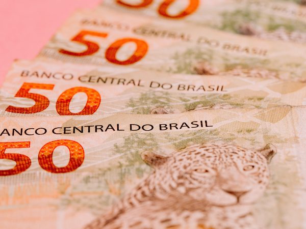 Arrecadação federal chega a R$ 896 bi no primeiro semestre, recorde em 22 anos