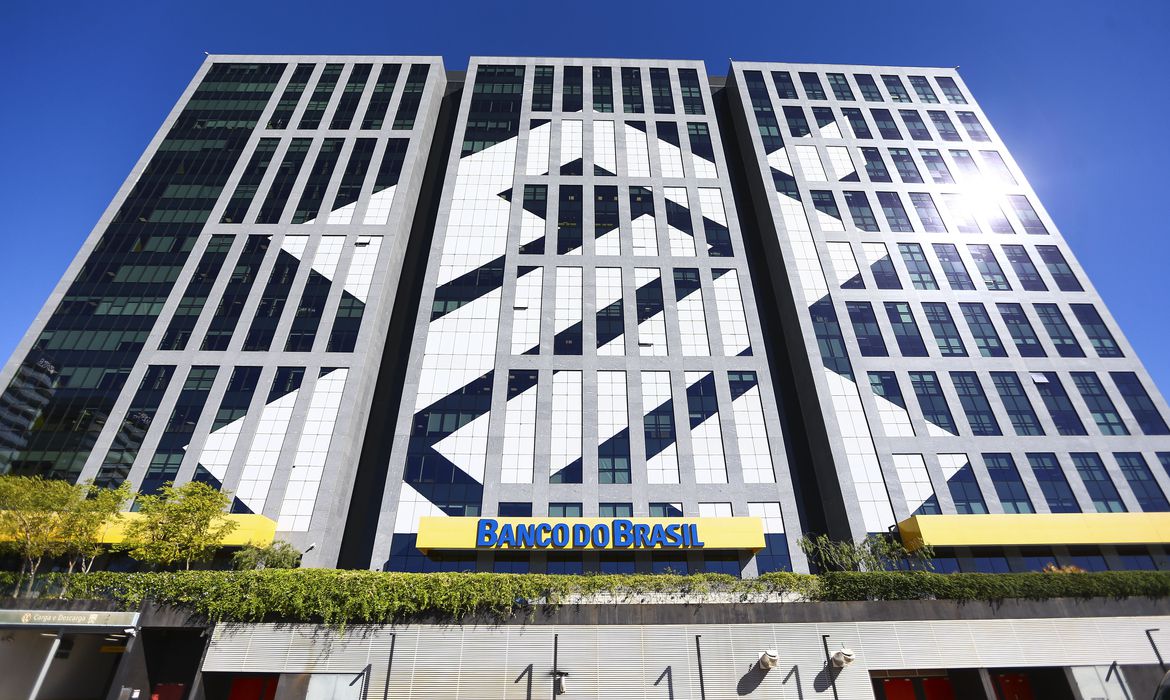Banco do Brasil lucra           R$ 5,1 bilhões no terceiro trimestre