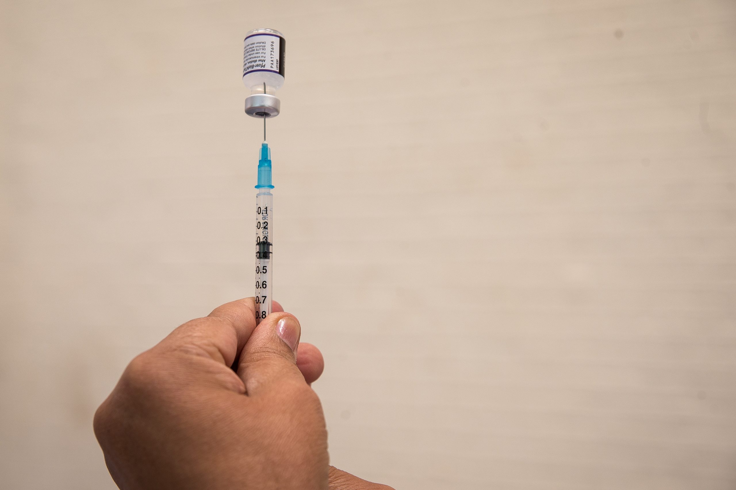 Saúde diz que não há dados suficientes para recomendar quarta dose