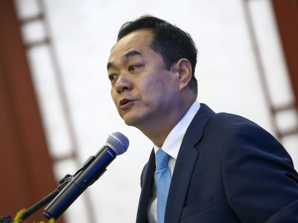 Embaixador chinês que virou inimigo do governo Bolsonaro deixa o Brasil