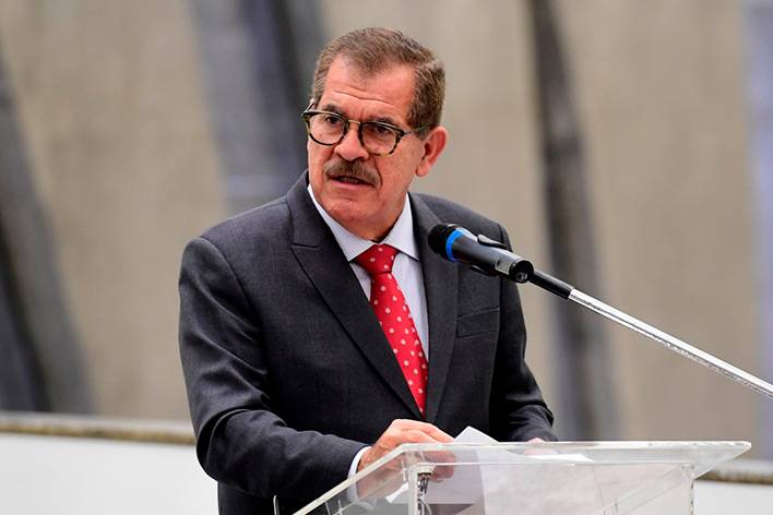 Presidente do STJ constrange colegas ao abrir o Ano Judiciário sem máscara