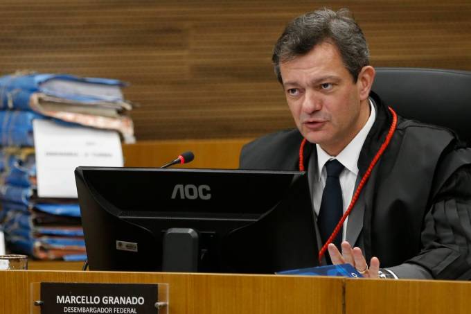 Desembargador mostra desconhecimento sobre vacina da Covid e autoriza aluna a frequentar escola