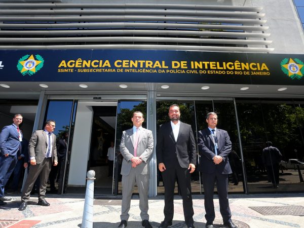 Cláudio Castro inaugura Agência                          de Inteligência da Polícia Civil