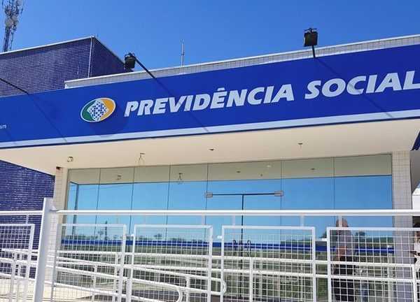 Projeto que obriga cidadão a pagar perícia do INSS se perder a ação é aprovado na Câmara