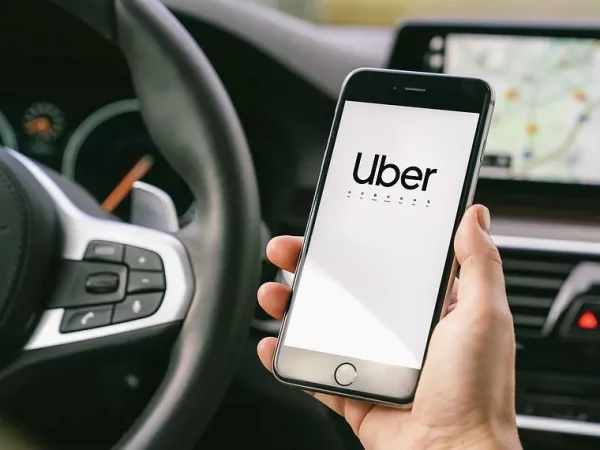 Motoristas pressionam apps após mega-aumento da Petrobras