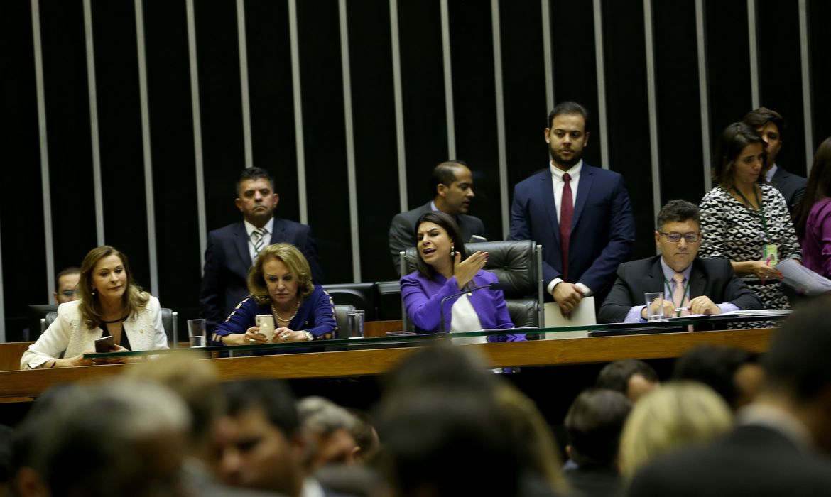 Evento do Projeto Conecta discute participação feminina na política
