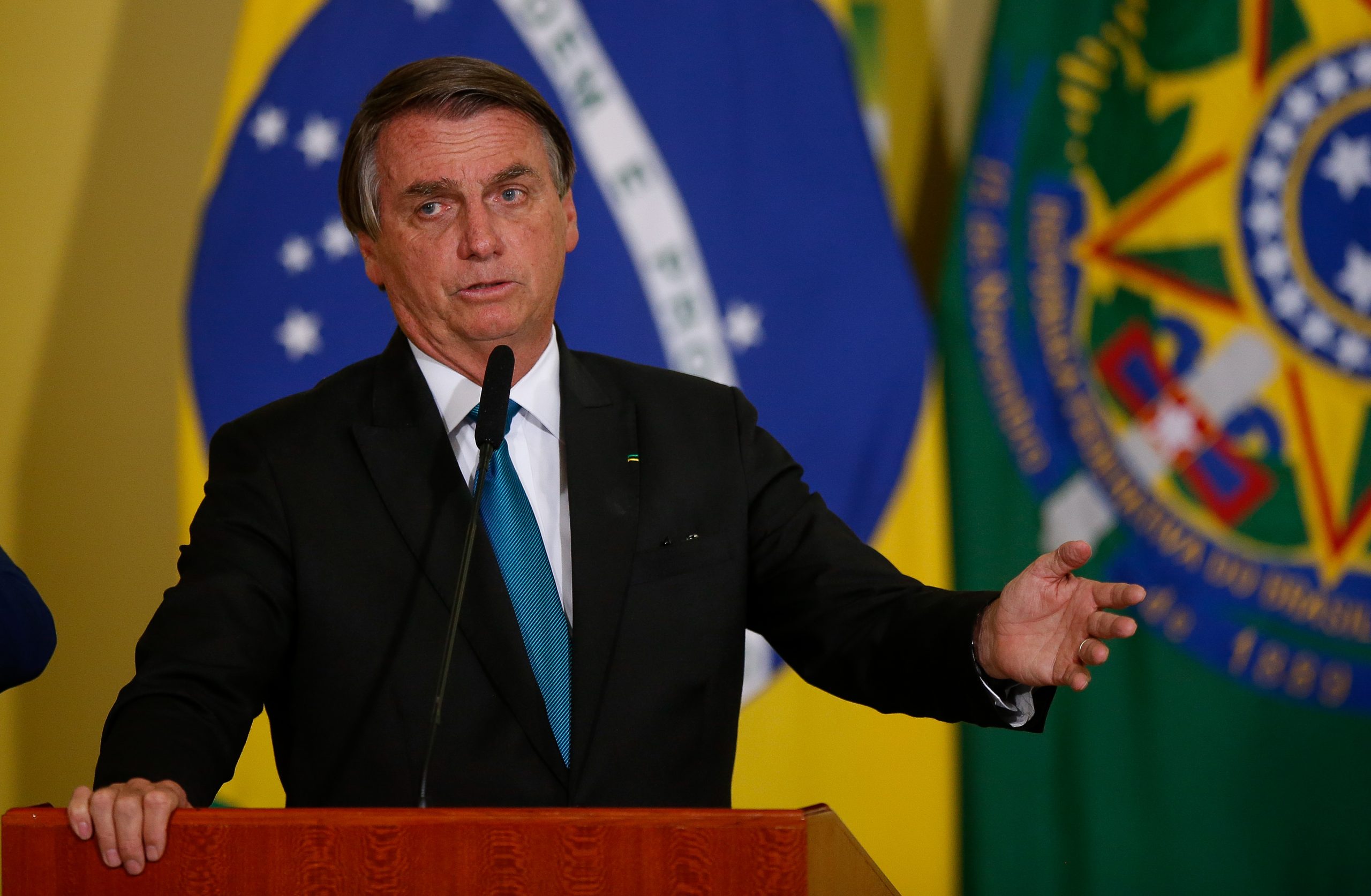 Bolsonaro ignora suspeitas de corrupção e diz que PF não precisa investigar seu governo