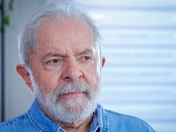 Lula tenta debelar mal-estar                             entre CUT e nove centrais sindicais