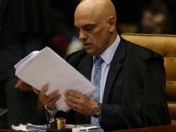 Para Alexandre de Moraes, deputado fica inelegível mesmo com indulto