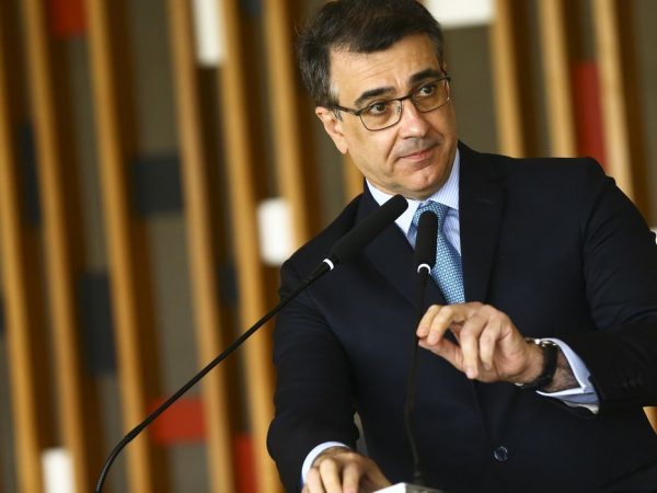 Brasil defende a permanência da Rússia no G20, diz Carlos França