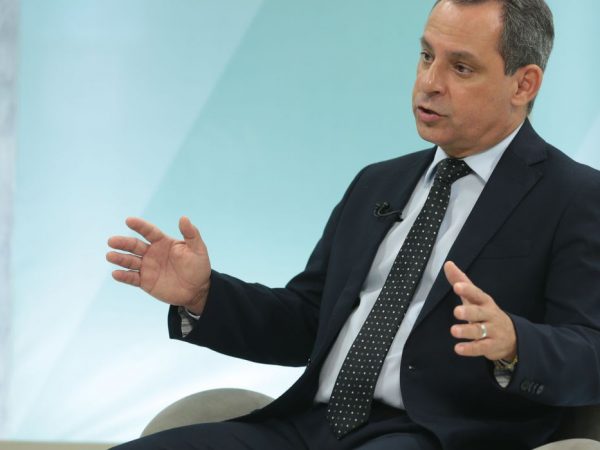 Novo presidente da Petrobras toma posse hoje
