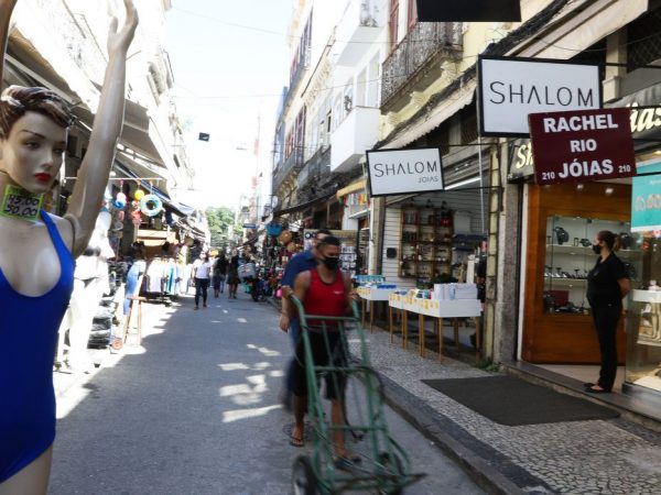 Taxa de desemprego fica em 11,1% no primeiro trimestre, diz IBGE