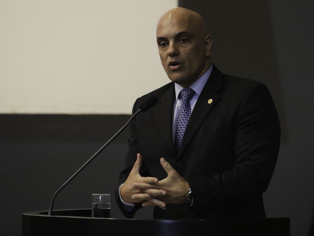 Moraes fala em selva, defende punição a Silveira e descarta Judiciário populista