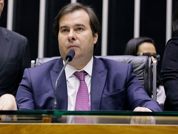 Rodrigo Maia critica ideia de Lira de mudar Lei das Estatais para facilitar nomeação para cargos