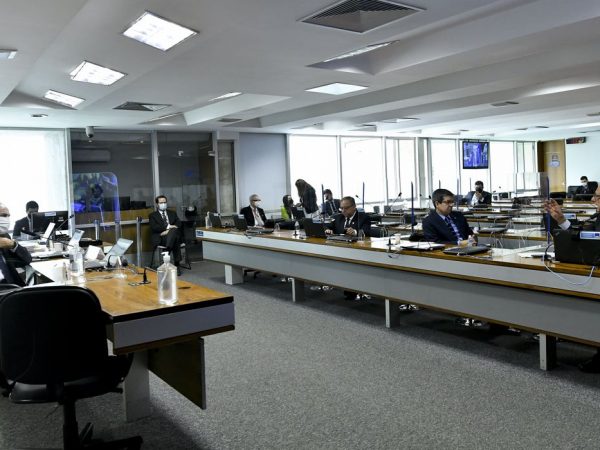 Comissão quer ouvir Weintraub sobre supostas irregularidades no FNDE