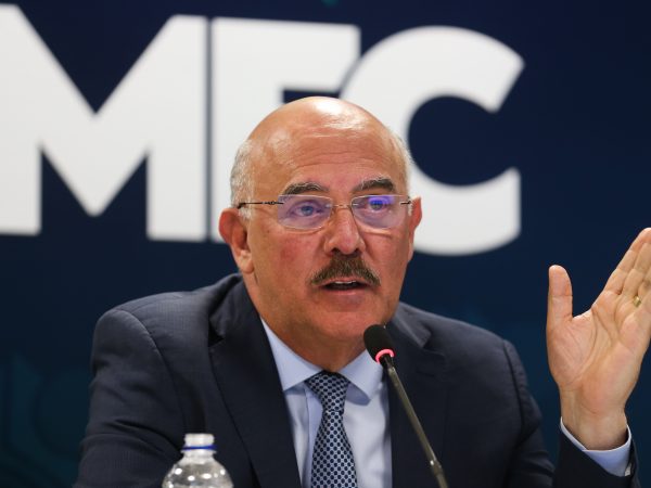 Pastores suspeitos de corrupção no MEC visitaram Planalto 35 vezes sob Bolsonaro