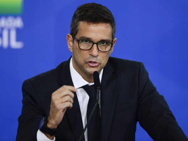 Presidente do BC se diz surpreso com a alta da inflação