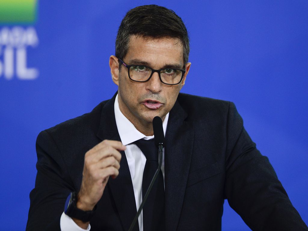 Presidente do BC se diz surpreso com a alta da inflação