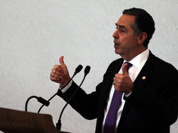Fala de Barroso sobre ataque a sistema eleitoral é ‘ofensa grave’, diz Defesa