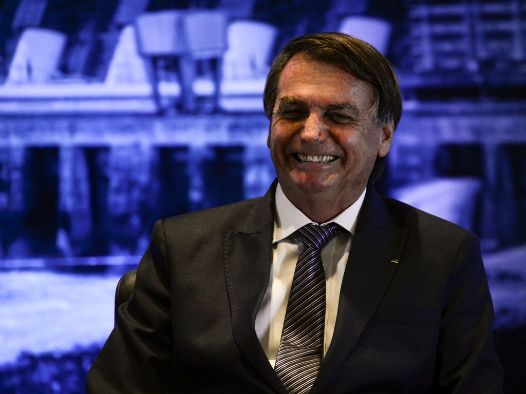 Bolsonaro chama perdão a Silveira de ato simbólico ‘para garantia da liberdade’