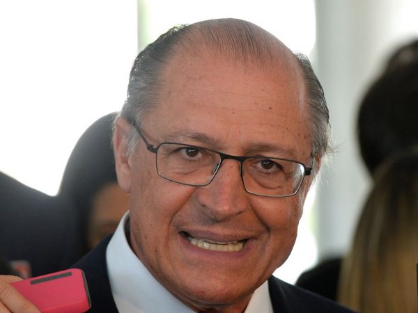PT confirma indicação de Alckmin para vice de Lula
