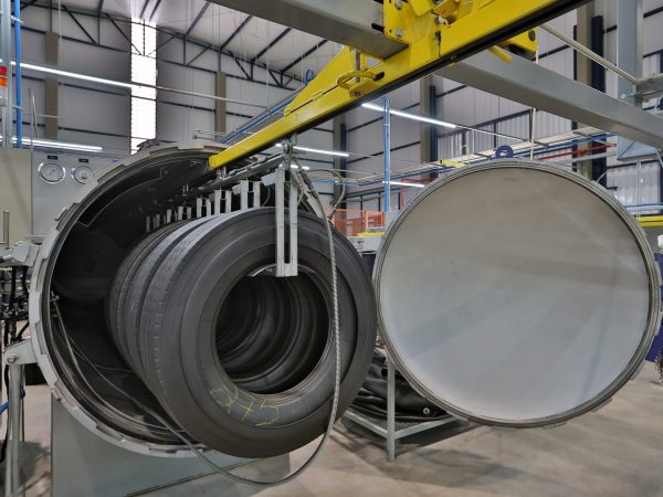 Produção industrial em 2022 cai em oito de 15 locais pesquisados