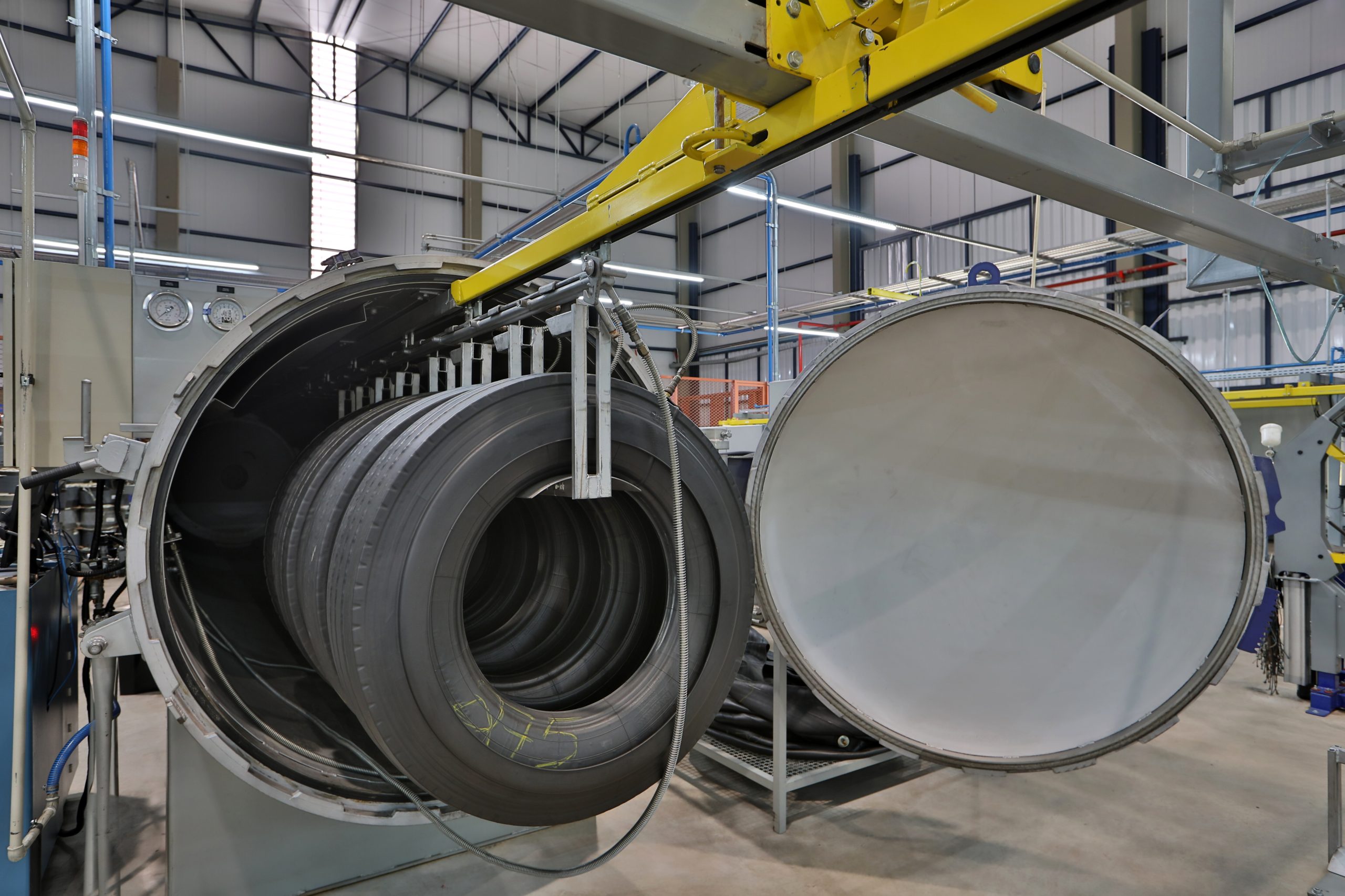 Produção industrial tem leve avanço de 0,3% em março