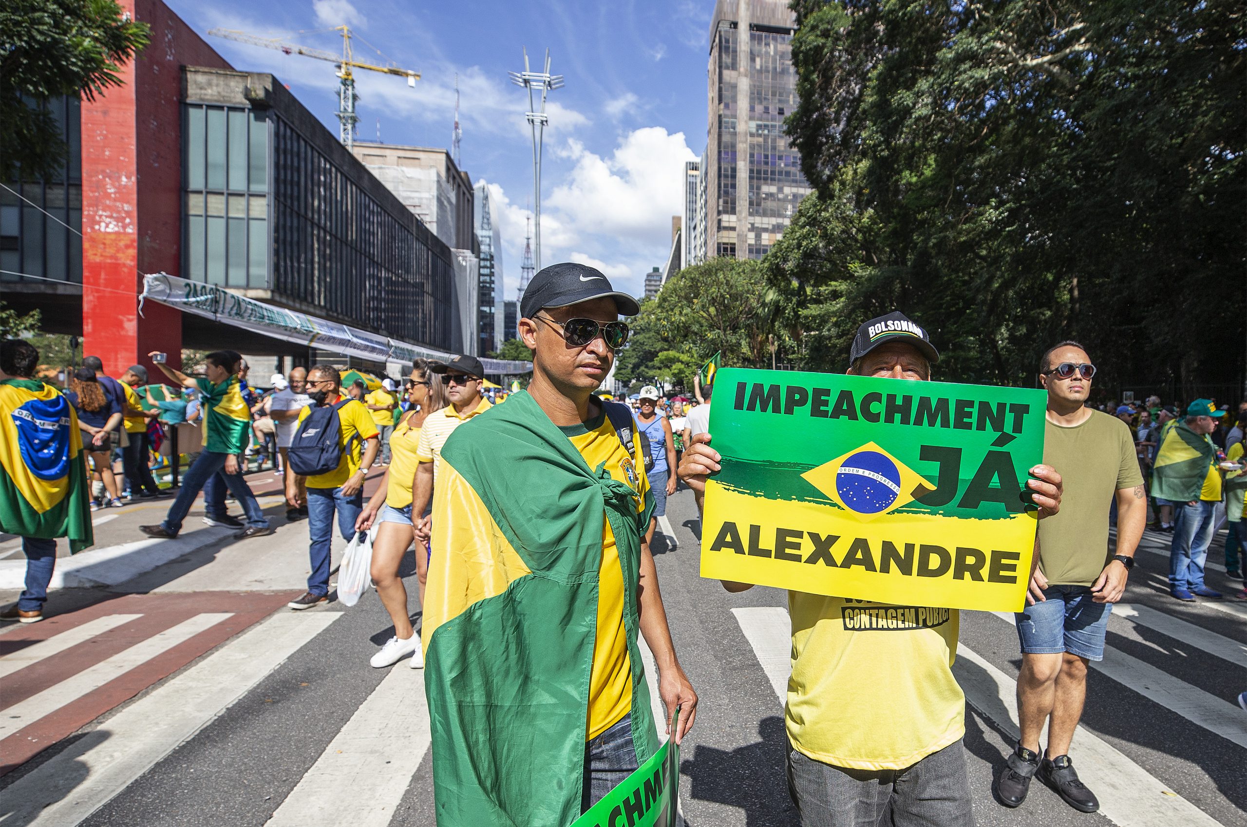 Ato com pedido golpista é liberdade de expressão, mas imensa maioria não quer, diz Mourão