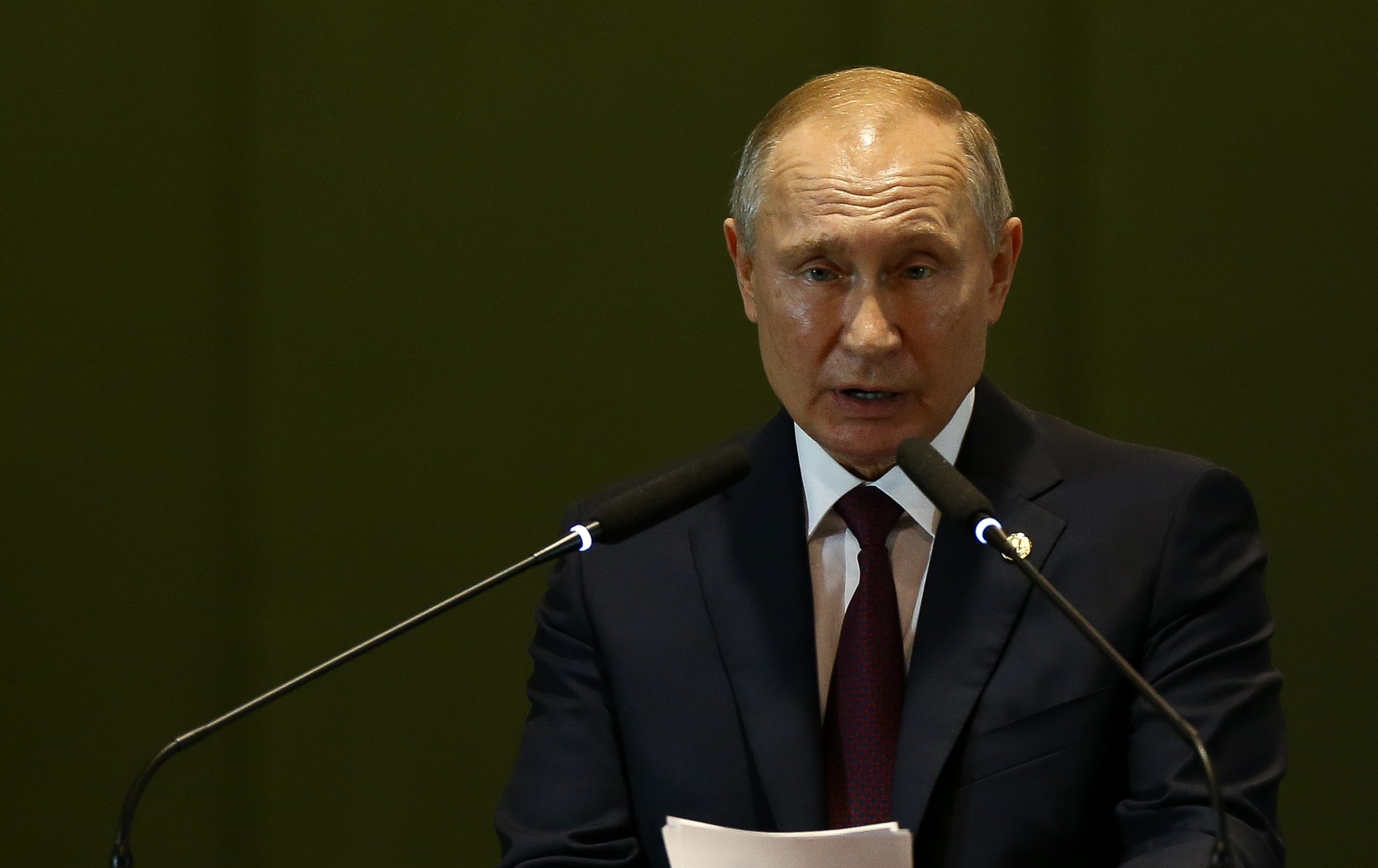 Usina em Mariupol sofre novos ataques; papa diz desejar ver Putin