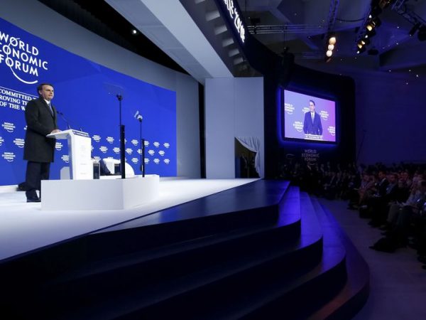 Economistas em Davos preveem alto risco inflacionário e reversão da globalização no mundo