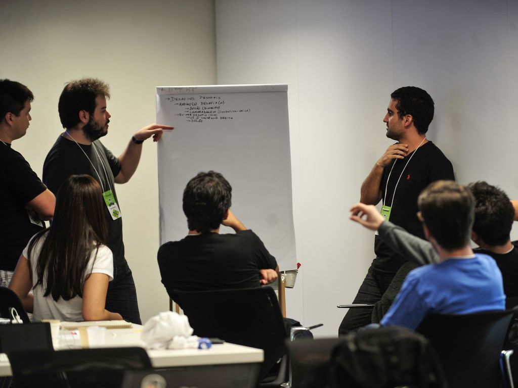 Startups oferecem cursos de tecnologia e só cobram após contratação