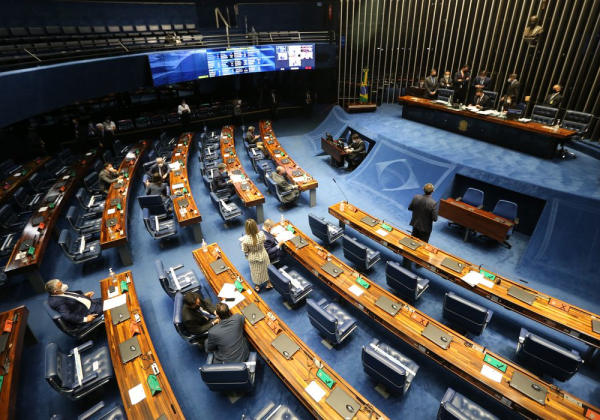 Senado prepara votação de projeto que prevê censura e cerco a pesquisas eleitorais