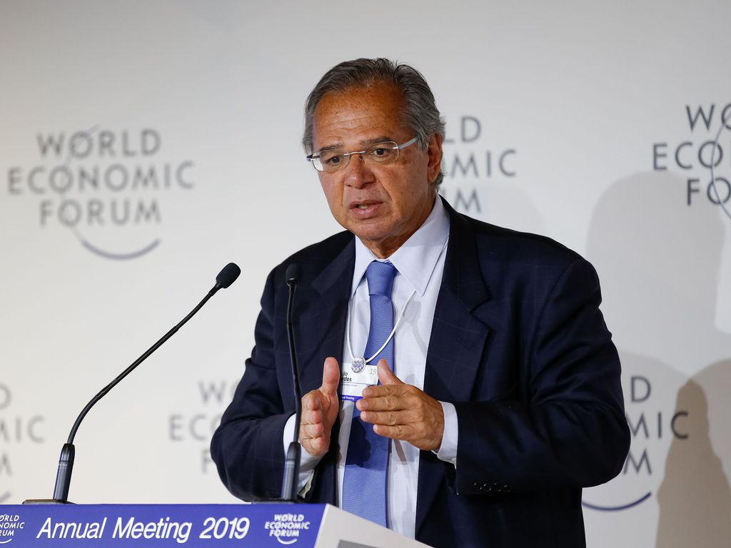 Inflação no Brasil já bateu no pico, diz Guedes em Davos
