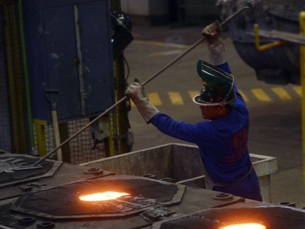 Alta do aço causa queda no setor de construção no 1º trimestre de 2022