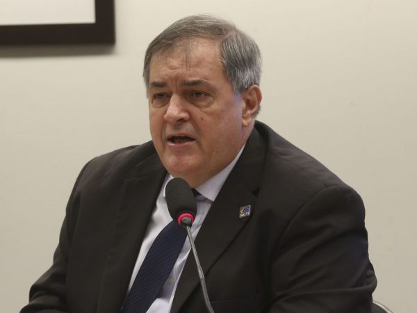 Brasil se destaca em segurança energética, diz ministro