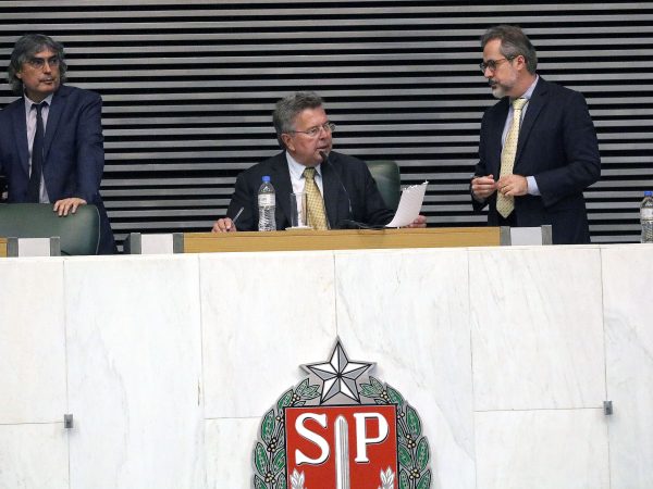 Assembleia de SP cassa Arthur do Val, que fica inelegível