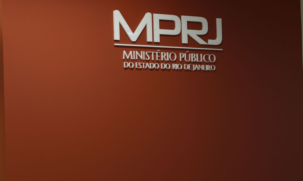 Delegada presa em operação do MPRJ é transferida para presídio