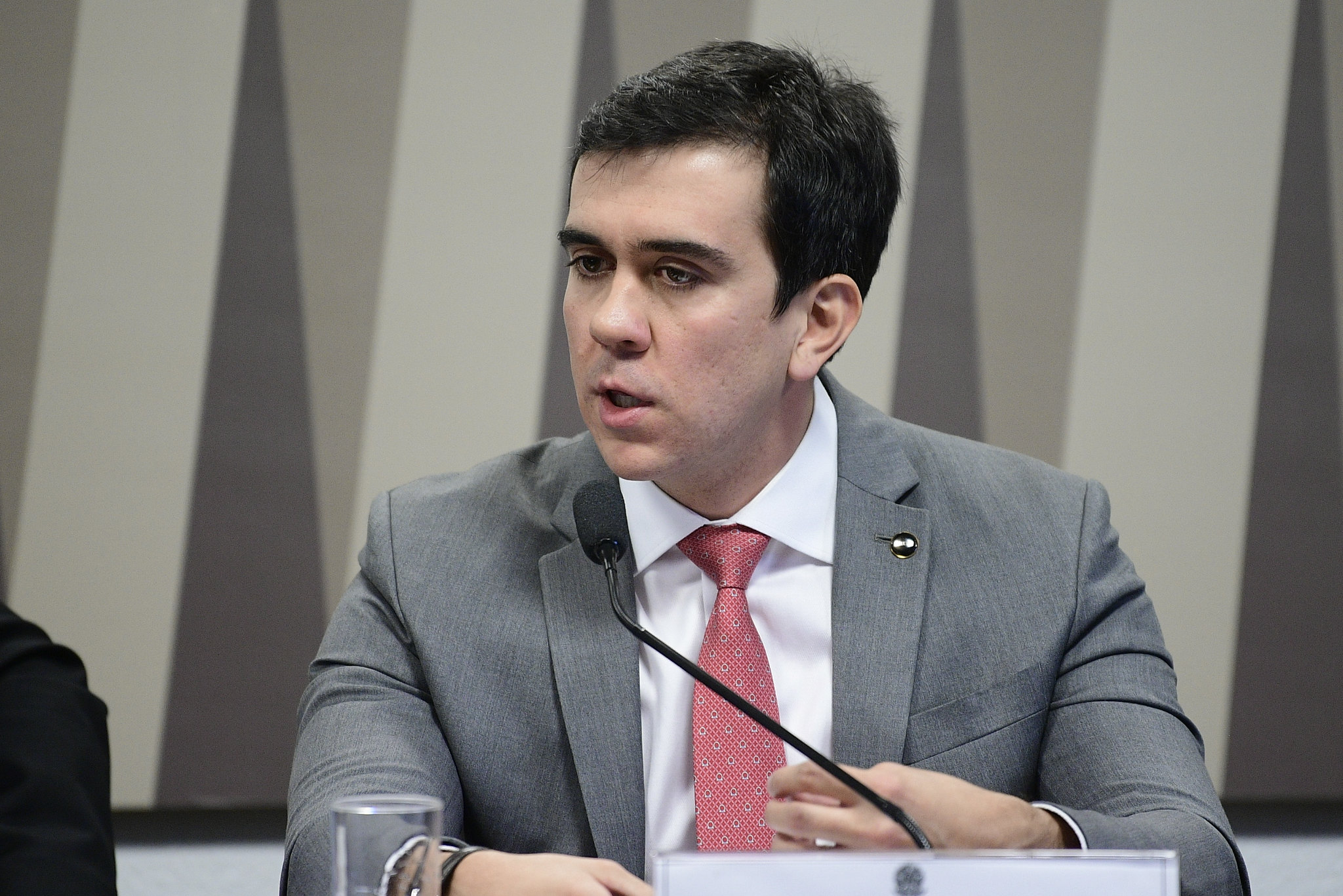 Eletrobras defende privatização no menor prazo possível