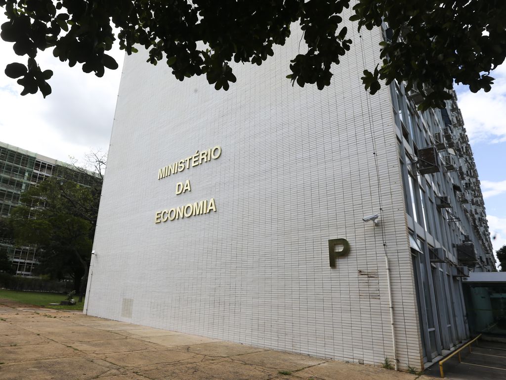 Governo eleva expectativa de inflação em 2022 de 6,5% para 7,9%