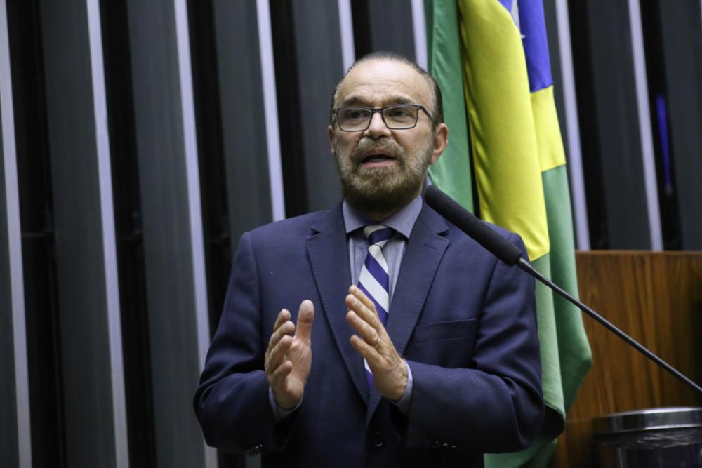 Deputado da bancada evangélica é eleito vice da Câmara para substituir opositor de Bolsonaro