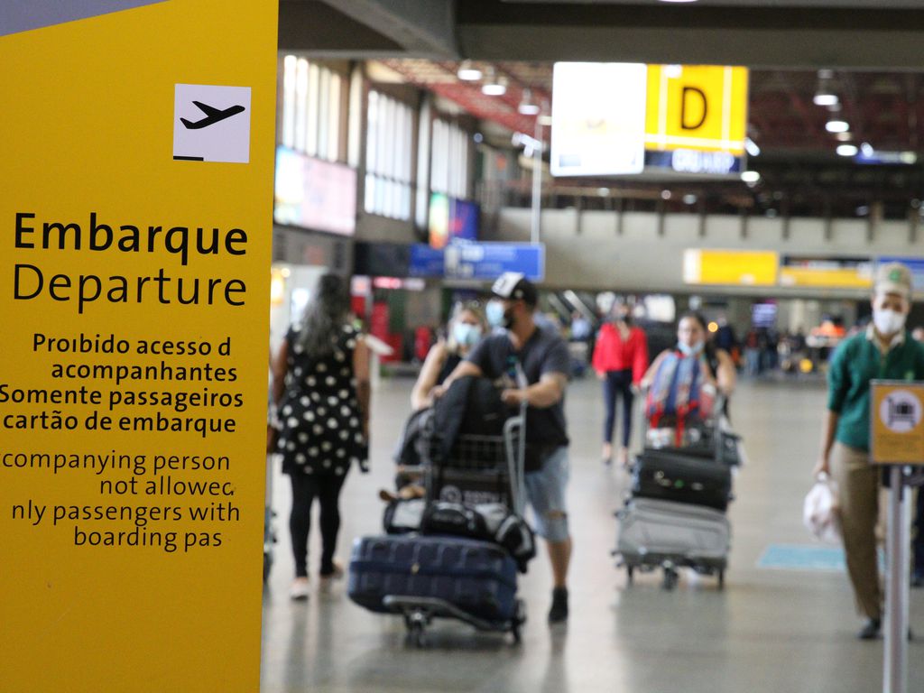 Em quatro meses, entrada de estrangeiros é 60% maior que em todo 2021