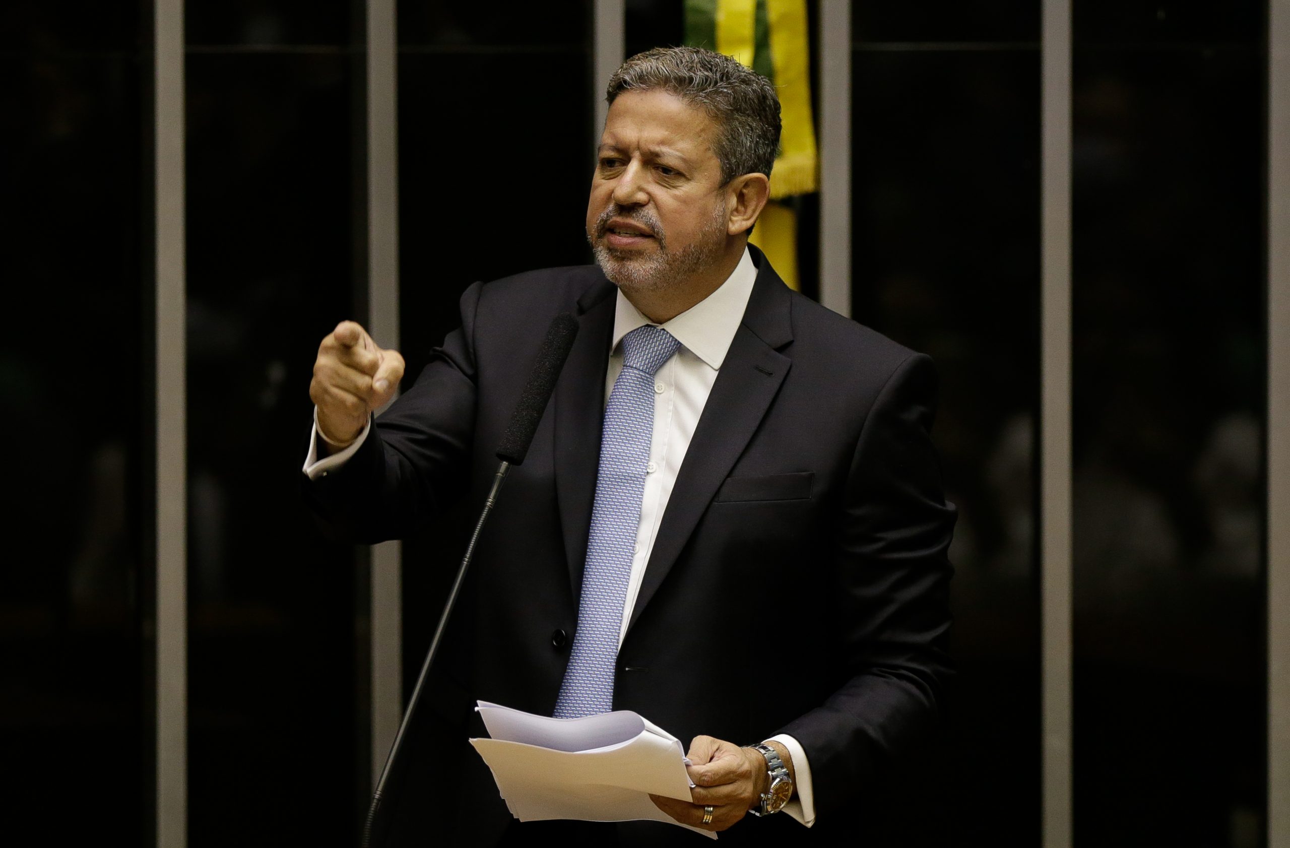 Lira determina instalação de comissão para analisar reforma tributária