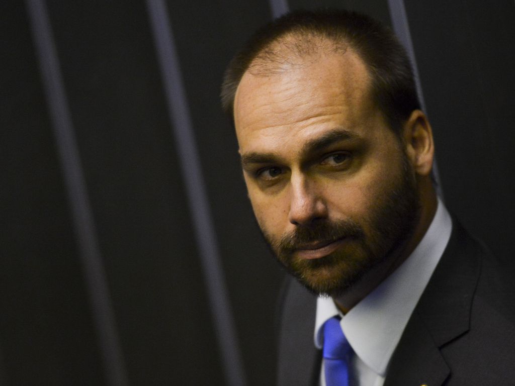 Câmara abre processo contra Eduardo Bolsonaro por ataques a Míriam Leitão