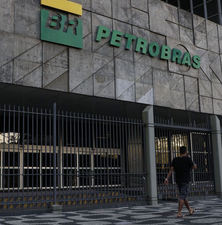 Governo planeja trava para evitar reajustes da Petrobras em ano eleitoral