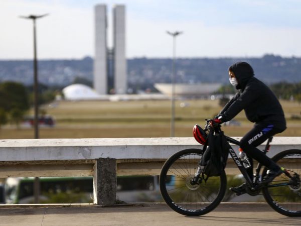 Onda de frio avança para o Sudeste e Centro-Oeste, com quedas de 5ºC