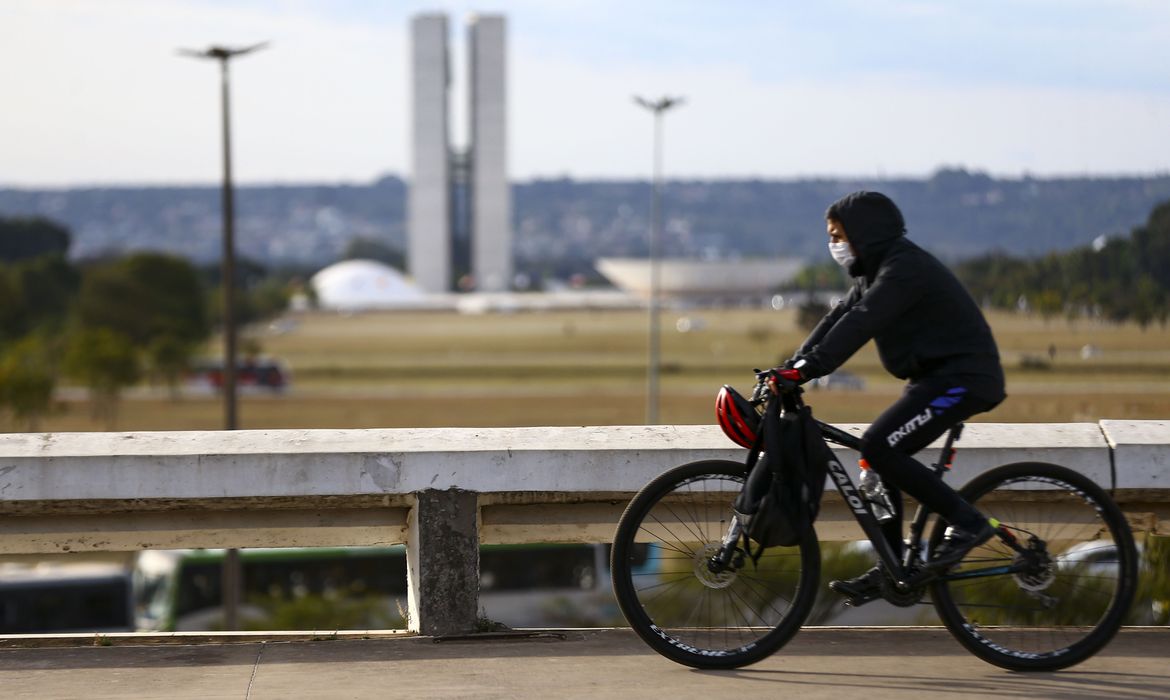 Onda de frio avança para o Sudeste e Centro-Oeste, com quedas de 5ºC