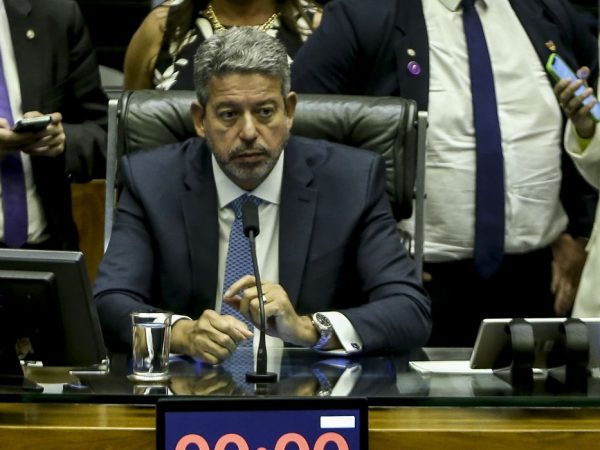 Presidente da Câmara busca acordo para votar desoneração de tarifas