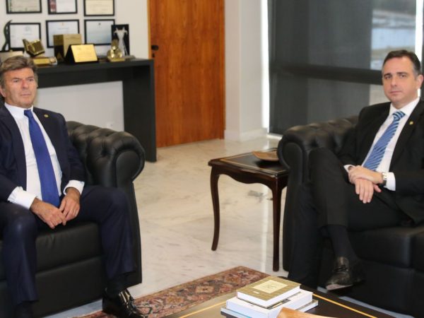 Presidentes do Supremo e do Senado se reúnem no STF