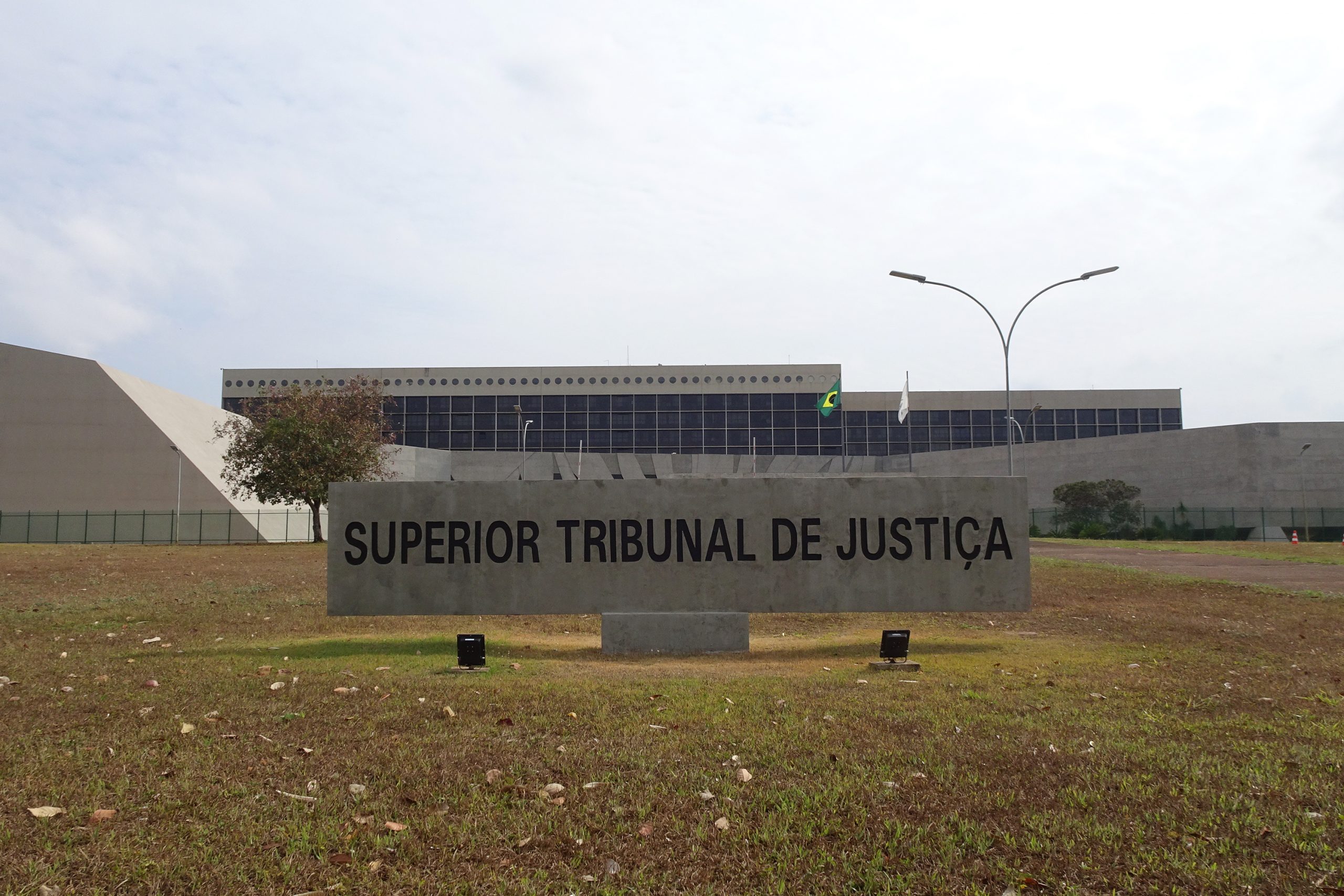STJ define lista para indicação de dois ministros por Bolsonaro; conheça os candidatos