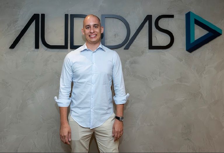 Empreendedores da Auddas explicam como o Embedded Finance pode diferenciar um negócio da concorrência, atrair e engajar novos clientes